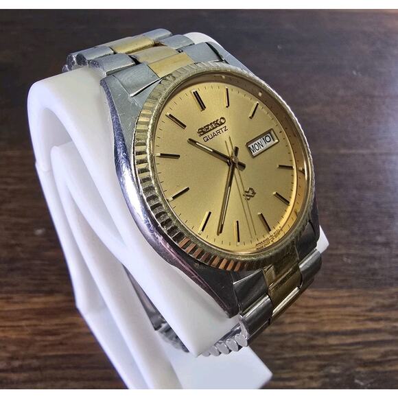 Men's Seiko 5H23-8020 Two Tone Presidential Champagne Dial Quartz Watch New Batt - Picture 2 of 8